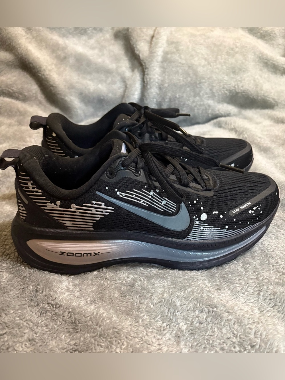 HV1779-001 nike vomero 18 SE black cave purple silver running shoes